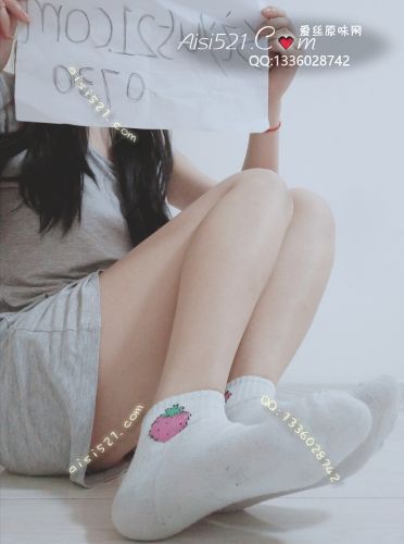 原味丝袜|袜类,臭棉袜,少女闲置棉袜 配合运动鞋穿 很棒的嫩足汗味哦 嫩足被全天包裹着满满的味道哦