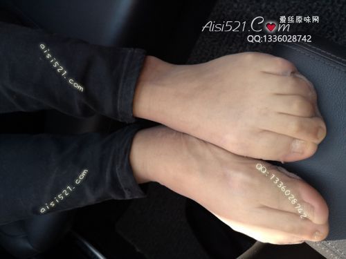 原味丝袜|袜类,臭短丝袜,爱丽丝(此活动可指定MM，但袜类随机)——2019年4月顾客订购（甜点店店长-汗脚咖啡丝），此活动免费拍摄打包图