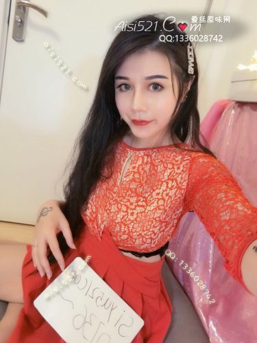 混血小姐姐的大红色蕾丝连衣裙原味套装类其他套装