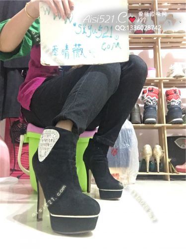 原味女鞋|鞋类,高中短跟,权力的快感也就可以达到最高，她的金属细跟的威力是惊人的-爱思的闲置防水台女皇奶奶高跟靴