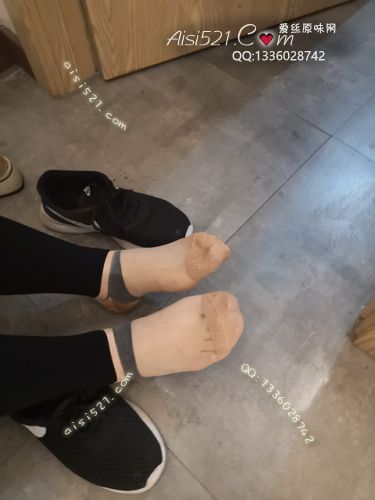 原味丝袜|袜类,臭短丝袜,爱丽丝(此活动可指定MM，但袜类随机)——2019年4月下旬顾客订购（化妆32妹妹-卡通丝袜），此活动免费拍摄打包图