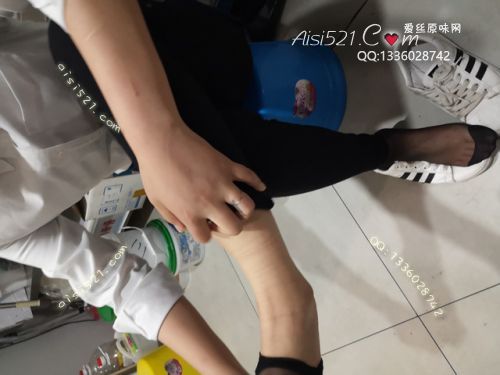 原味丝袜|袜类,臭短丝袜,致命臭(此活动MM随机，不能指定)——2019年4月下旬顾客订购（甜点店妹妹-汗臭黑丝袜）现收足底实拍