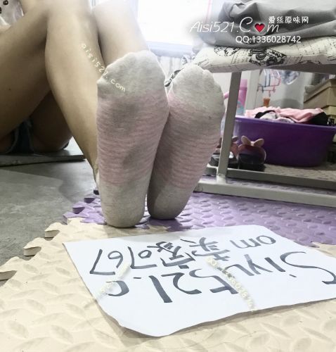 原味丝袜|袜类,臭棉袜,重口味粉条纹汗脚学生妹运动臭臭臭棉袜