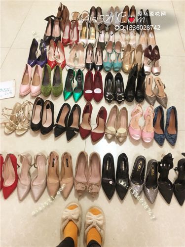 原味女鞋|鞋类,高中短跟,23张高清洗眼-爱慕们历年进贡给奶奶的细高跟战靴，分发给新来的Dogs,特惠超划算，戳鞋闲置