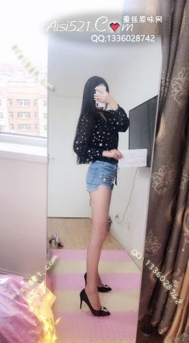 混血小姐姐的黑色雪纺性感上衣原味套装类其他套装