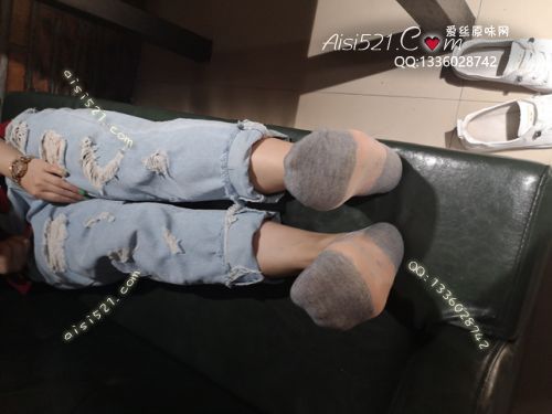 原味丝袜|袜类,臭短丝袜,爱丽丝(此活动可指定MM，但袜类随机)——2019年8月份顾客订购（烤肉06卡通丝），现收足底实拍，此活动免费拍摄打包图