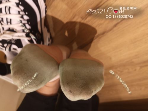 原味丝袜|袜类,臭短丝袜,爱丽丝(此活动可指定MM，但袜类随机)——2019年10月份顾客订购（化妆32卡通丝），现收足底实拍，此活动免费拍摄打包图