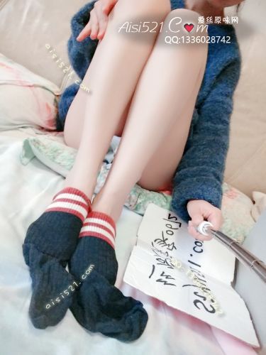 原味丝袜|袜类,臭棉袜,脚底都已经穿的发白了，闻到让你就顶起