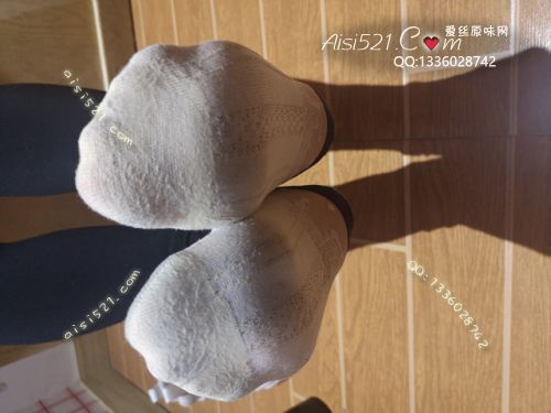 原味丝袜|袜类,臭短丝袜,爱丽丝(此活动可指定MM，但袜类随机)——2019年11月份顾客订购（导购36卡通丝），现收足底实拍，此活动免费拍摄打包图