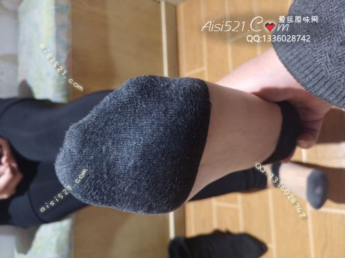 原味丝袜|袜类,臭短丝袜,爱丽丝(此活动可指定MM，但袜类随机)——2019年11月份顾客订购（导购36卡通丝），现收足底实拍，此活动免费拍摄打包图