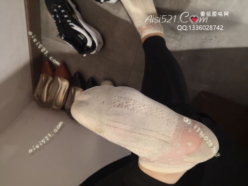 原味丝袜|袜类,臭短丝袜,致命臭(此活动MM随机，不能指定)——2019年11月份顾客订购（导购12肉丝）现收足底实拍