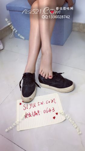 小皮鞋，不是纯牛皮。。不透气，也是能留住臭臭的味道哦。。原味女鞋|鞋类休闲平底