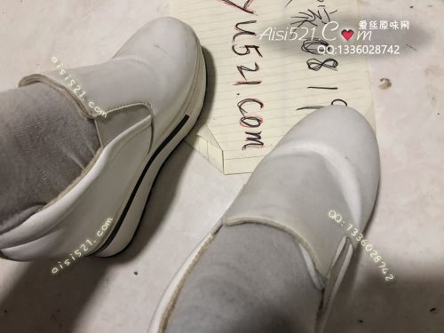 原味女鞋|鞋类,休闲平底,白色板鞋巨臭无比