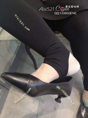 原味丝袜|袜类,臭短丝袜,爱丽丝(此活动可指定MM，但袜类随机)——2019年末顾客订购（奢店02卡通丝），现收足底实拍，此活动免费拍摄打包图