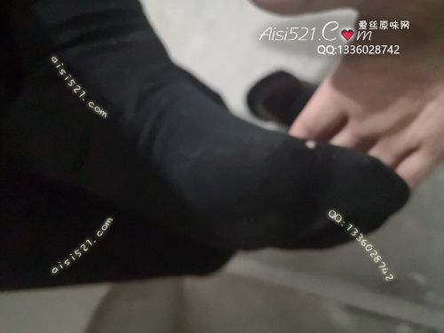 原味丝袜|袜类,臭棉袜,爱丽丝(此活动可指定MM，但袜类随机)——2020年4月份顾客订购（珠宝02棉袜），现收足底实拍，此活动免费拍摄打包图