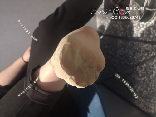 原味丝袜|袜类,臭短丝袜,爱丽丝(此活动可指定MM，但袜类随机)——2020年4月份顾客订购（导购肉丝），现收足底实拍，此活动免费拍摄打包图