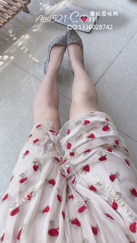 原味女鞋|鞋类,凉鞋拖鞋,纣王跪在妲己的脚下跪下给女王含着高跟鞋，悬空的美脚挑着恨天高高跟鞋,露出尖锐脚跟