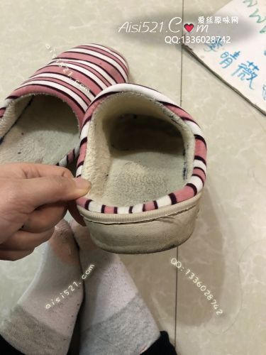 原味女鞋|鞋类,休闲平底,棉拖鞋穿久了里面汗油油的有一层黑垢还越穿越臭脚，兴趣爱好是把流浪G驯化成自己坐骑
