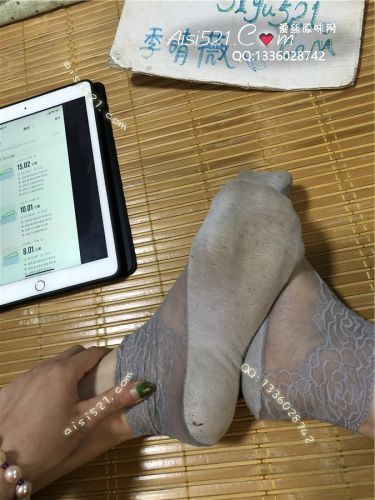 原味丝袜|袜类,臭短丝袜,美脚女王による脚奴隷養成講座：健身【每日跑步10公里以上】女王脚丫机器生产出的蕾丝臭灰袜