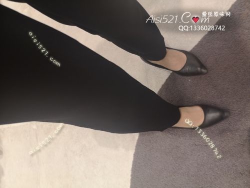 原味丝袜|袜类,臭短丝袜,爱丽丝(此活动可指定MM，但袜类随机)——2020年6月份顾客订购（导购肉丝），现收足底实拍，此活动免费拍摄打包图