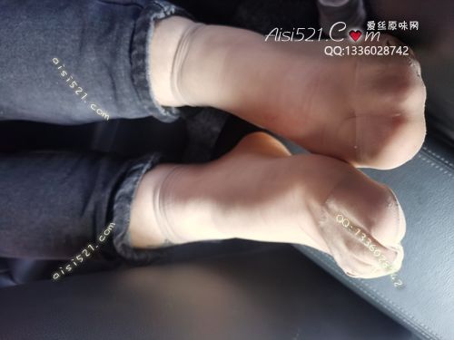 原味丝袜|袜类,臭短丝袜,爱丽丝(此活动可指定MM，但袜类随机)——2020年9月份顾客订购（导购肉丝），现收足底实拍，此活动免费拍摄打包图