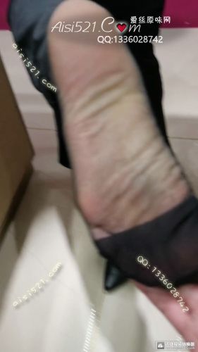 原味丝袜|袜类,臭短丝袜,爱丽丝(此活动可指定MM，但袜类随机)——2020年10月份【买2增1活动期间】顾客订购（珠宝店长黑丝），现收足底实拍，此活动免费拍摄打包图