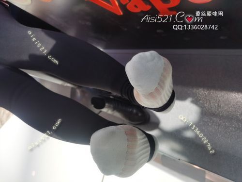 原味丝袜|袜类,臭短丝袜,爱丽丝(此活动可指定MM，但袜类随机)——2020年11月份顾客订购（奢店04卡通丝）现收足底实拍，此活动免费拍摄打包图