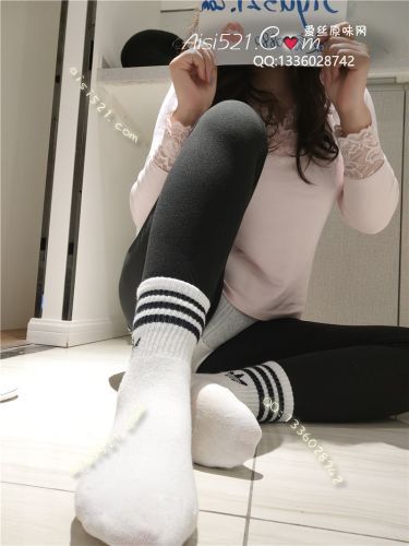 原味丝袜|袜类,臭棉袜,痕迹明显  酸臭棉袜   塞你嘴里，可好？