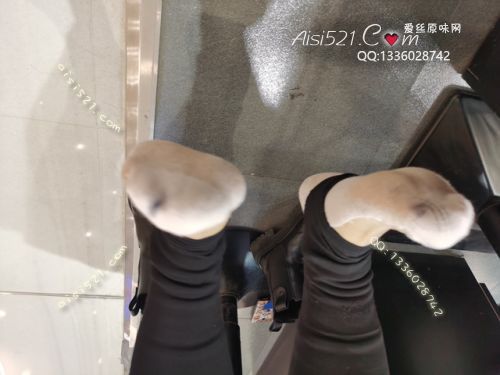 原味丝袜|袜类,臭短丝袜,爱丽丝(此活动可指定MM，但袜类随机)——2020年12月份顾客订购（奢店04卡通丝）现收足底实拍，此活动免费拍摄打包图