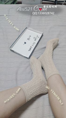 原味丝袜|袜类,臭棉袜,米色条纹可爱袜袜，主人的袜袜不臭哦，含在嘴里是一股独特的汗香