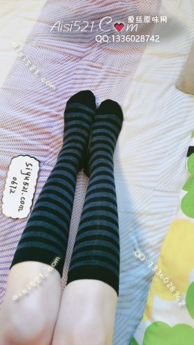 原味丝袜|袜类,臭棉袜,条纹棉袜，小腿棉袜穿着爬山，脚底吸收了不少精华
