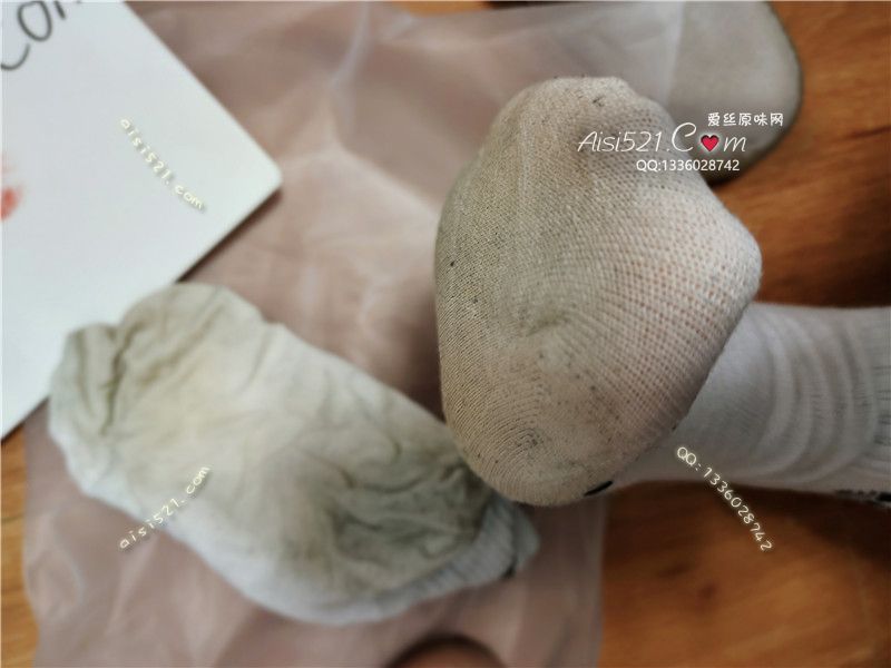 原味丝袜|袜类,臭棉袜,麻麻旅游途中发黑发硬的白棉袜，超赞，提高多巴胺分泌的好东西