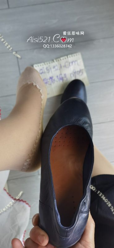 原味丝袜|袜类,臭短丝袜,纯棉底短丝袜，汗渍明显，汗脚穿着4天