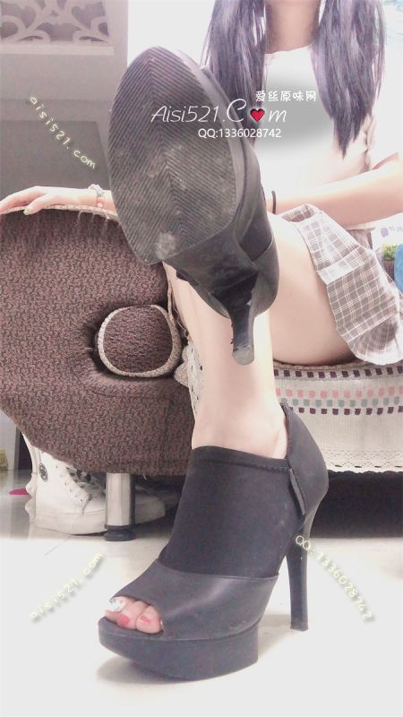 原味女鞋|鞋类,高中短跟,女王的骚靴子尖头漏脚趾头小高跟需要被爱慕好好保养谁想让我踩踩看裸足出汗