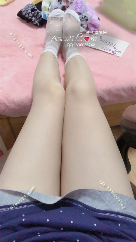 原味丝袜|袜类,臭短丝袜,反差爽：健康的脚丫穿出超臭的玻璃蚕丝袜，味道痕迹一流！一秒上头，味道超顶~