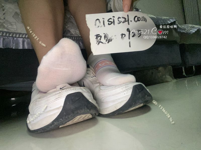 原味丝袜|袜类,臭船袜,臭气冲天粉色短袜 配球鞋太臭了