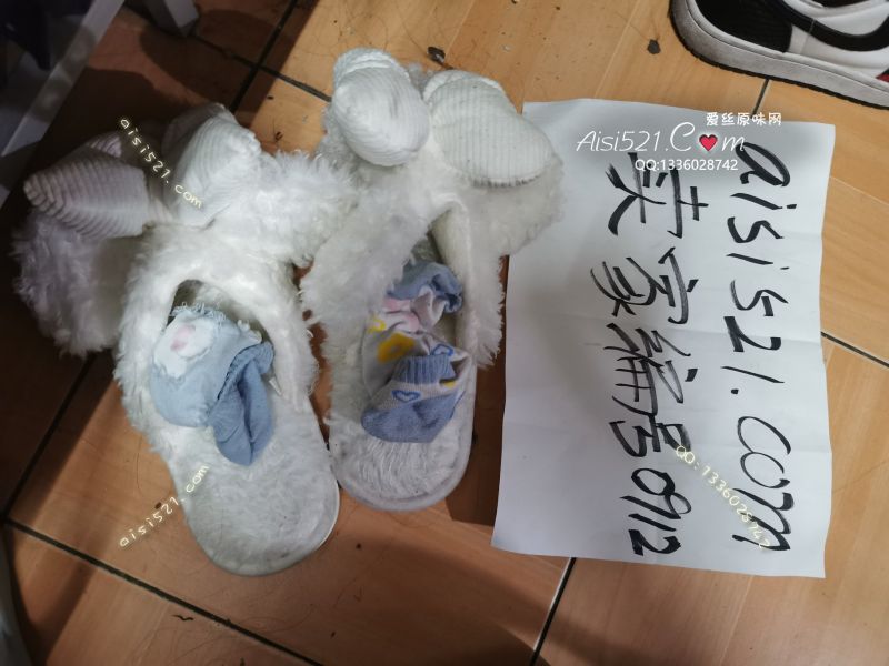 舍友袜子合集！有看到喜欢的鞋子也可以留言哦～原味丝袜|袜类现货5条以上臭袜打包