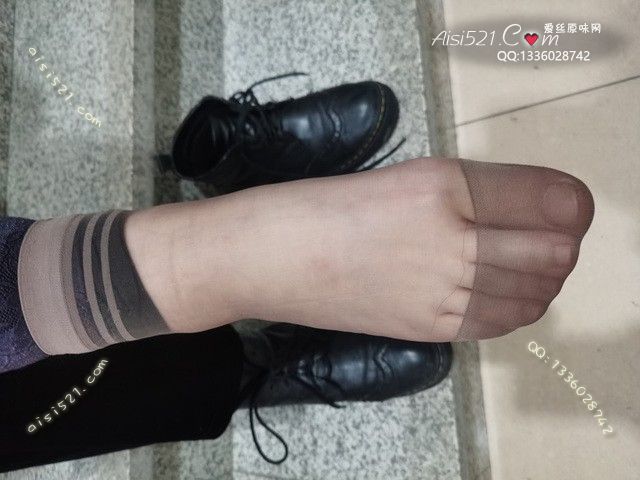 原味丝袜|袜类,臭船袜,爱丽丝(此活动可指定MM，但袜类随机)——2021年11月份顾客预订导购40咖啡丝