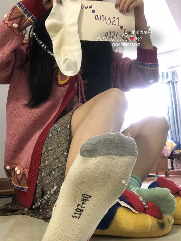 原味丝袜|袜类,臭棉袜,高贵的臭脚女神威力很猛气味炸弹：三天左右清新脚臭轻口版鸳鸯袜--一只穿脚上一只当护垫