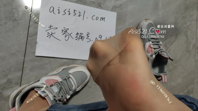 原味丝袜|袜类,臭短丝袜,跑步后的肉色短丝袜，黏腻味重，谨慎尝试