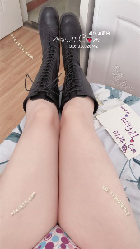 原味女鞋|鞋类,高中短靴,不透气的重酸臭系带长筒靴专供废物闻出汗贼多，留下纯正臭脚味道，霸道S提神醒脑