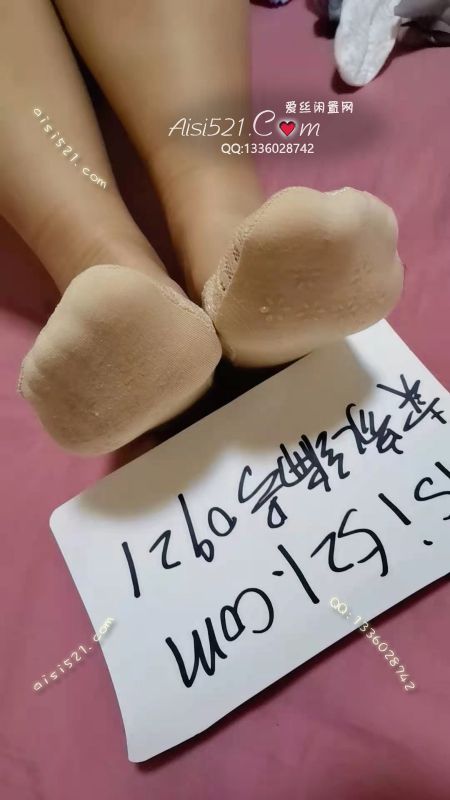 原味丝袜|袜类,臭短丝袜,贱狗，现穿三天的短丝喜欢吗？超级酸臭的那种